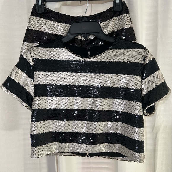 Selling festive pant set - Picture 1 of 5